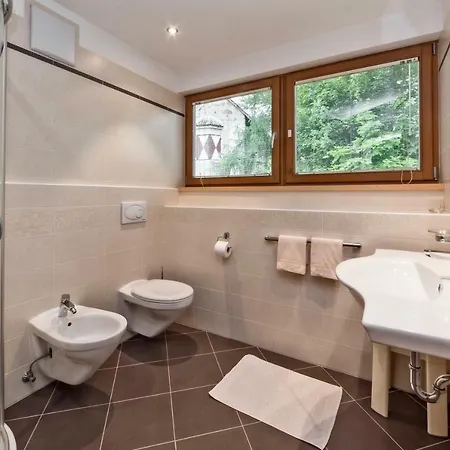 Garni Pramstrahler 3*